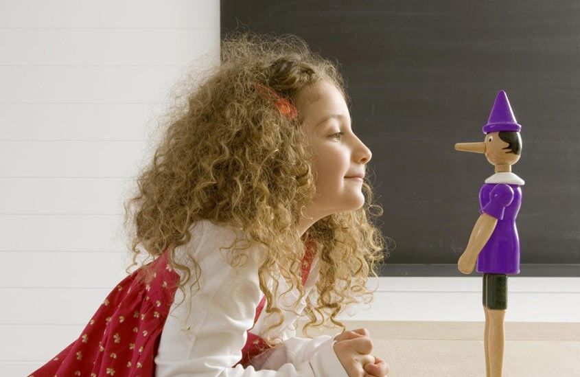 با کودک دروغگو چگونه رفتار کنیم؟