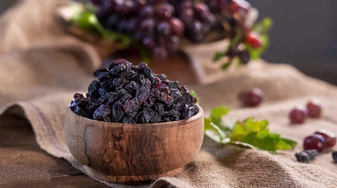 ترکیبات جادویی مویز در درمان انواع بیماری ها