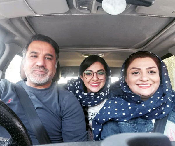 بیقراری همسر مجری معروف در سالگرد فوتش + عکس