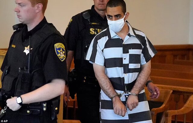 ضارب سلمان رشدی اعلام بی گناهی کرد