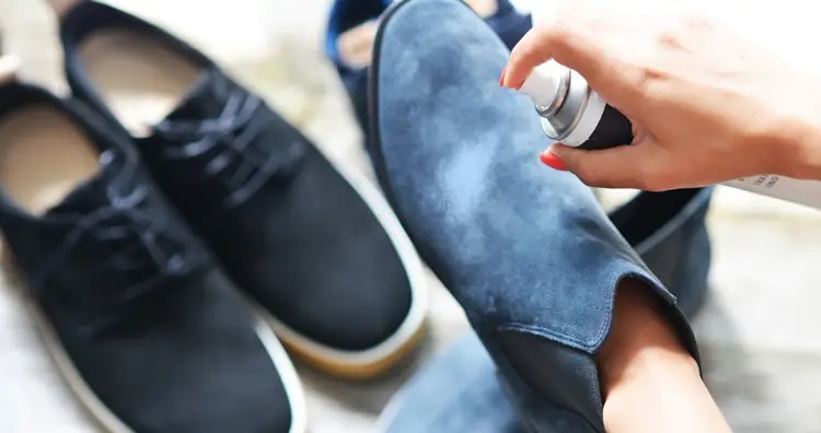 راهکارهای تمیز کردن لکه چربی از روی انواع کفش