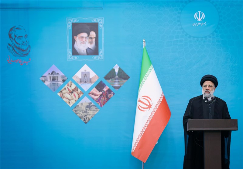 رییسی: وعده ما درباره رتبه بندی معلمان قبل از یک سالگی دولت اجرایی شد رییسی: وعده ما درباره رتبه بندی معلمان قبل از یک سالگی دولت اجرایی شد