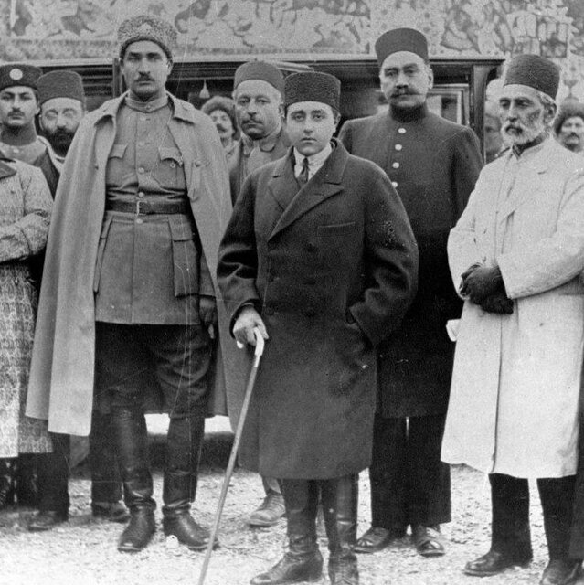 کارنامه احمد شاه قاجار در ۱۳ سالگی + عکس کارنامه احمد شاه قاجار در ۱۳ سالگی + عکس