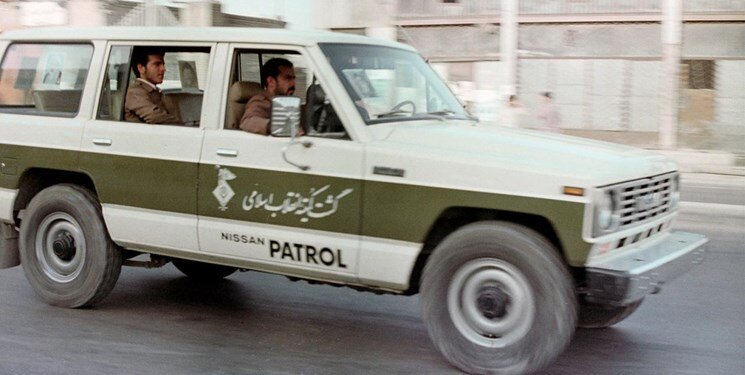 اتومبیل های گشت امر به معروف و نهی از منکر در تهران؛ زمستان ۱۳۶۳