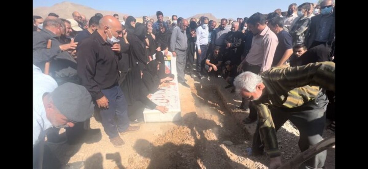 خاکسپاری مجید عبدالباقی در کنار قبر برادرش! + فیلم خاکسپاری مجید عبدالباقی در کنار قبر برادرش! + فیلم