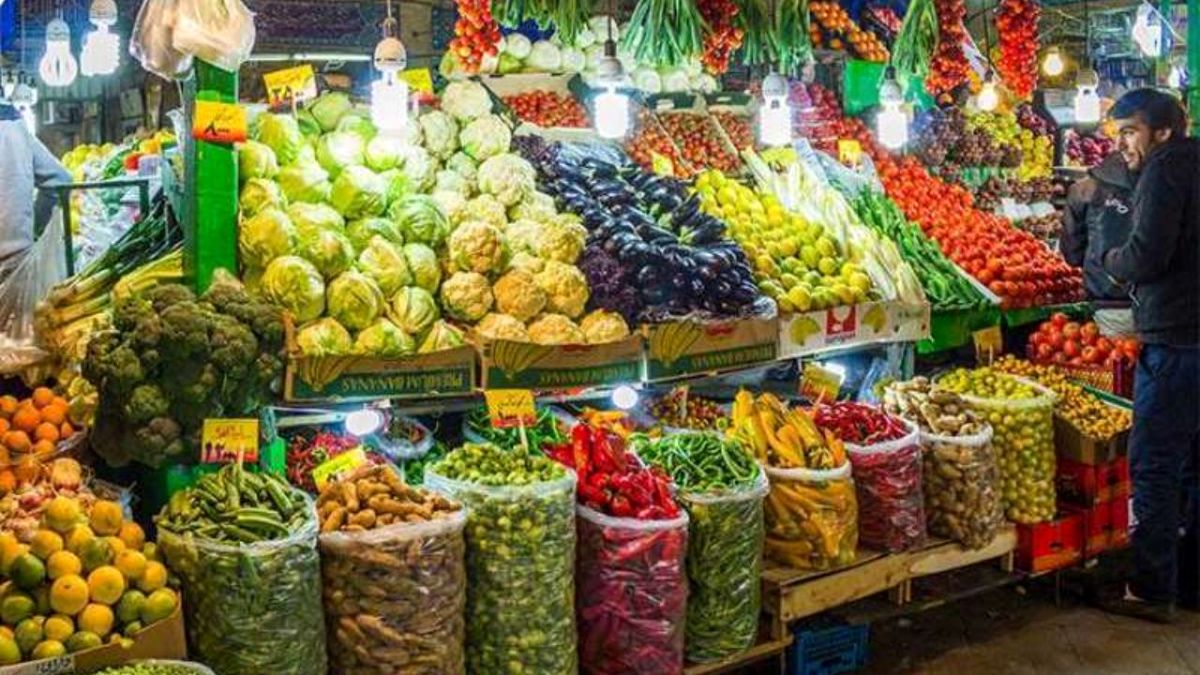 کاهش قیمت محصولات سبزی و صیفی در نیمه تابستان تا ۲۰ هزار تومان کاهش قیمت محصولات سبزی و صیفی در نیمه تابستان تا ۲۰ هزار تومان