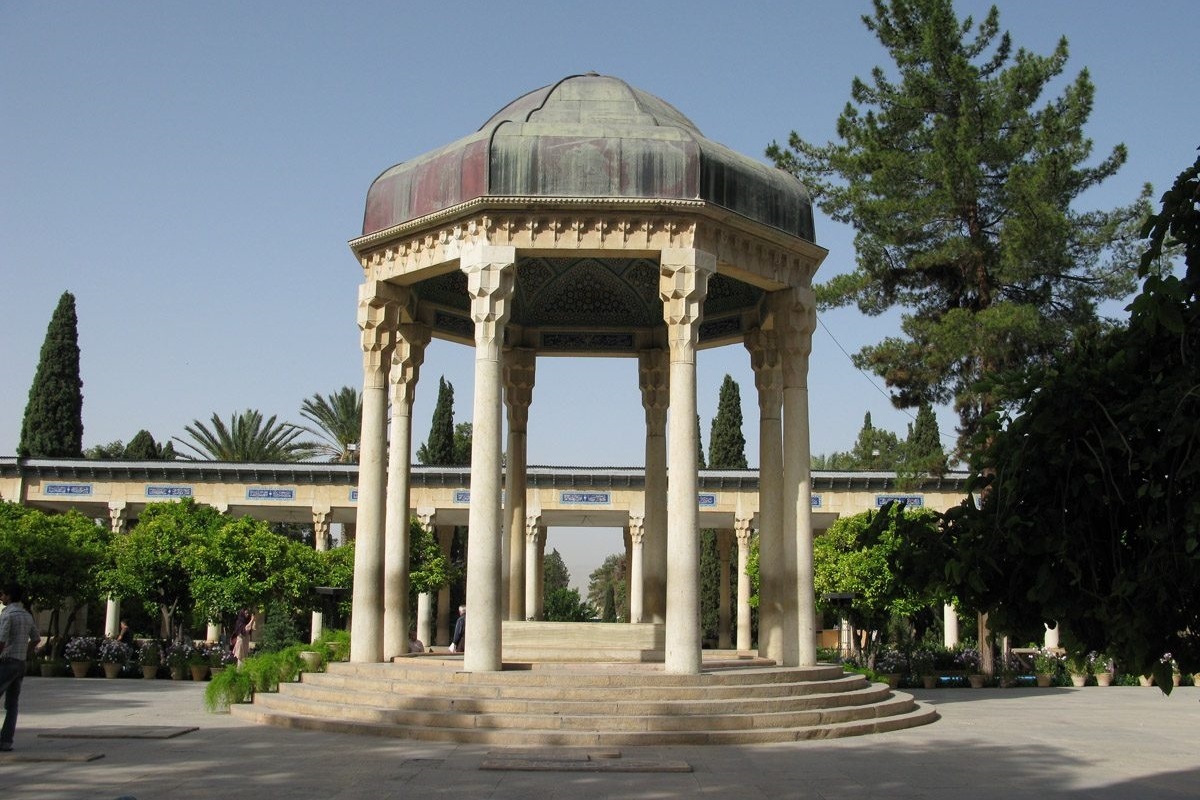 فال حافظ امروز چهار شنبه ۵ مرداد / هرگزم نقش تو از لوح دل و جان نرود فال حافظ امروز چهار شنبه ۵ مرداد / هرگزم نقش تو از لوح دل و جان نرود