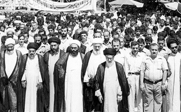 تصاویر تاریخی از نماز جمعه قبل و بعد از انقلاب تصاویر تاریخی از نماز جمعه قبل و بعد از انقلاب