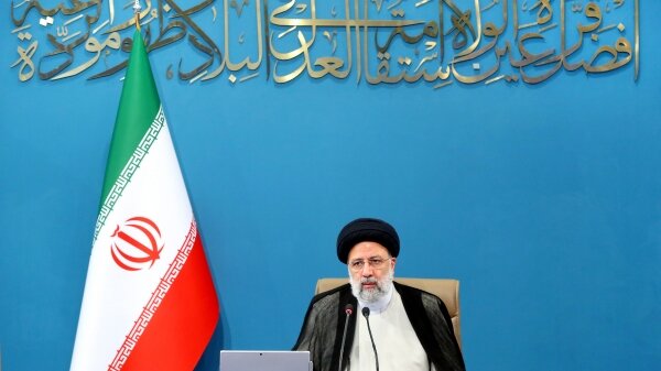 کار فقط نشستن پشت میز در یک سازمان و اداره نیست، بهترین کار را دامداران و صنعتگران دارند کار فقط نشستن پشت میز در یک سازمان و اداره نیست، بهترین کار را دامداران و صنعتگران دارند