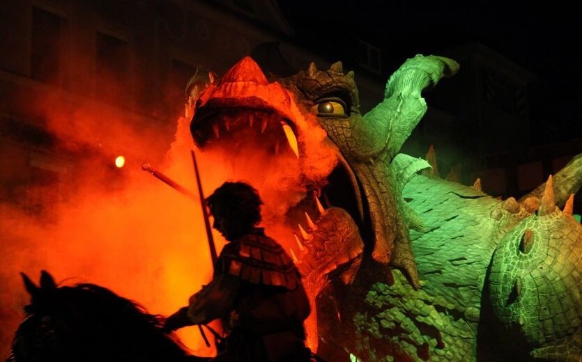 نمایش بزرگ ترین اژدهای کنونی جهان در آلمان + عکس