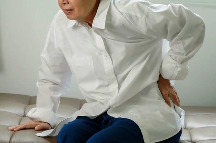 آیا کمر درد نشانه بیماری قلبی است؟