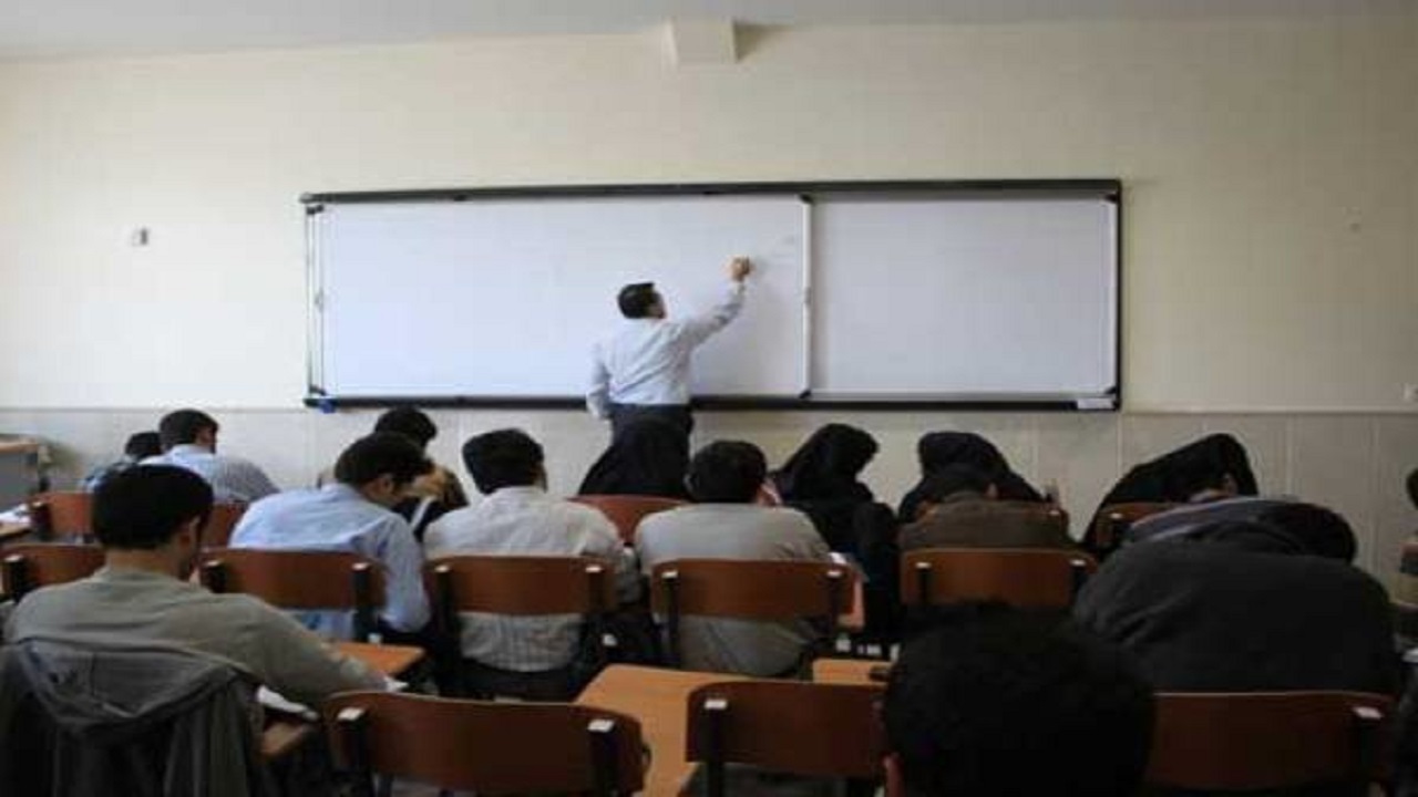 استادیار دانشگاه چقدر حقوق می گیرد؟ استادیار دانشگاه چقدر حقوق می گیرد؟