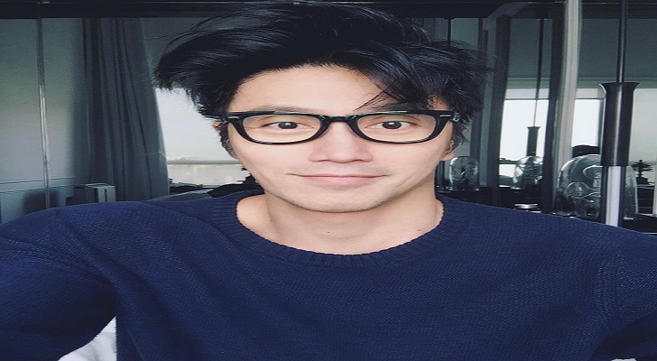 جوانی خیره کننده و عجیب یک مرد ۵۶ ساله سنگاپوری! + عکس