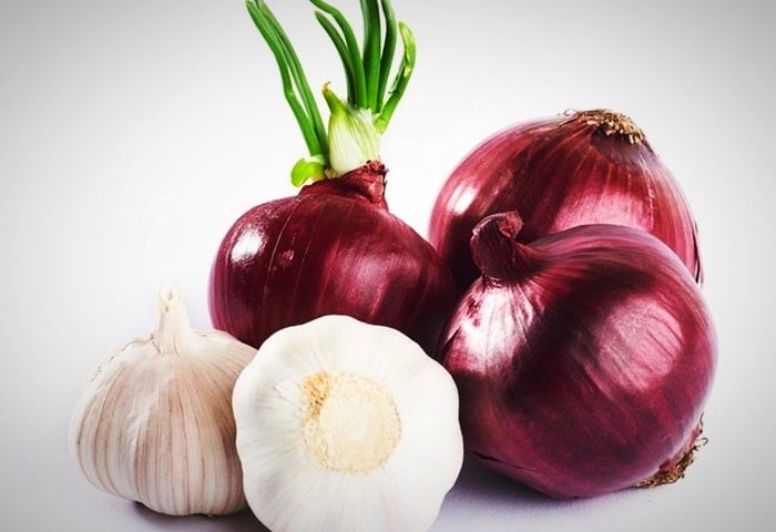 جوانه سیب زمینی و پیاز سمی است؟ جوانه سیب زمینی و پیاز سمی است؟
