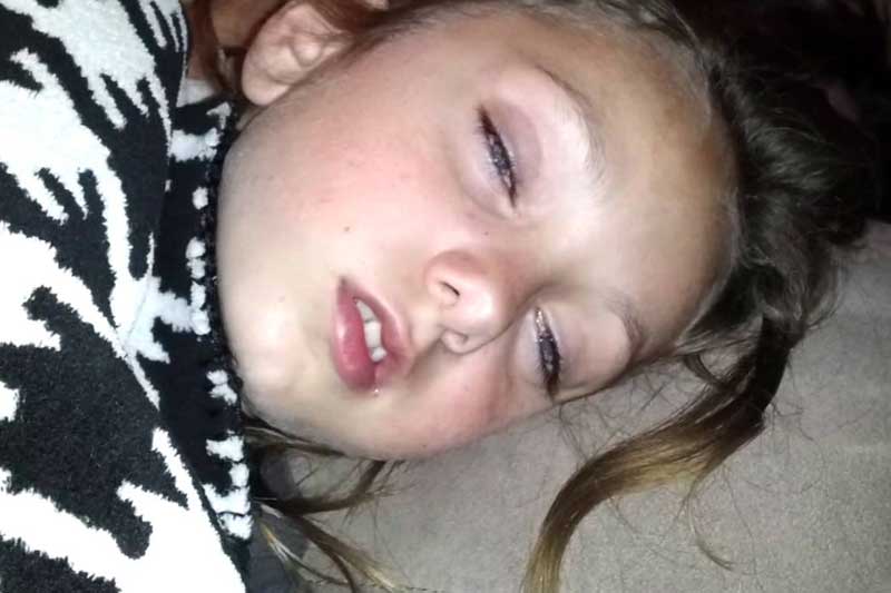 اگر خود یا فرزندتان با چشم نیمه باز می خوابید به دکتر مراجعه کنید چون...