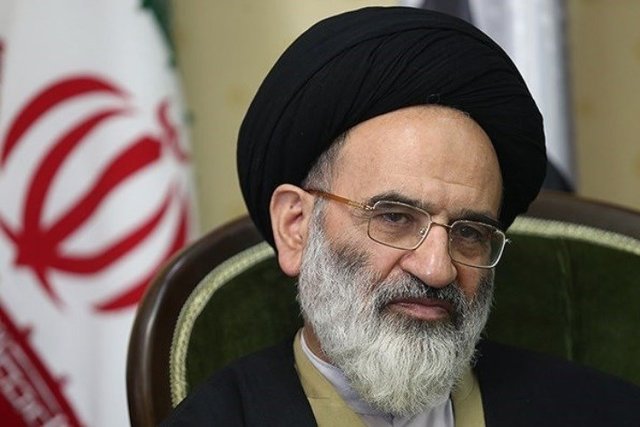 مشاور رییس جمهوری: دشمنان به تخریب شخصیت های نظام روی آورده اند به گونه ای که همه مدیران را دزد خطاب می کنند مشاور رییس جمهوری: دشمنان به تخریب شخصیت های نظام روی آورده اند به گونه ای که همه مدیران را دزد خطاب می کنند