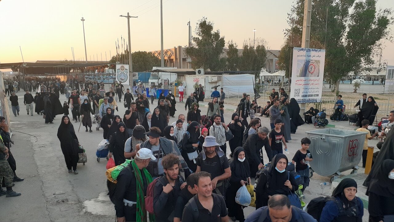 توضیحات وزیر کشور درخصوص وضعیت تردد زائران در مرزها توضیحات وزیر کشور درخصوص وضعیت تردد زائران در مرزها