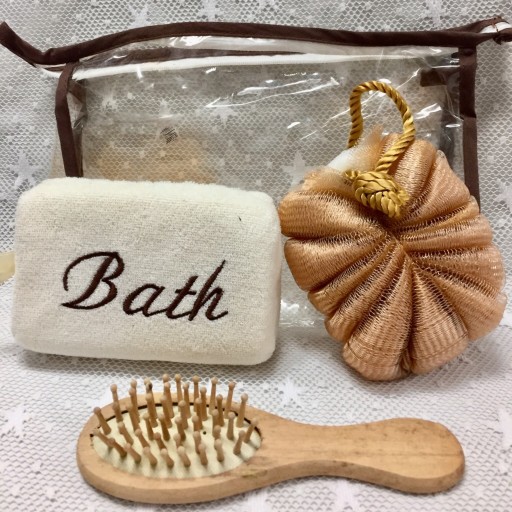 لیف زدن و کیسه کشیدن در حمام چه فایده ای دارد؟ لیف زدن و کیسه کشیدن در حمام چه فایده ای دارد؟