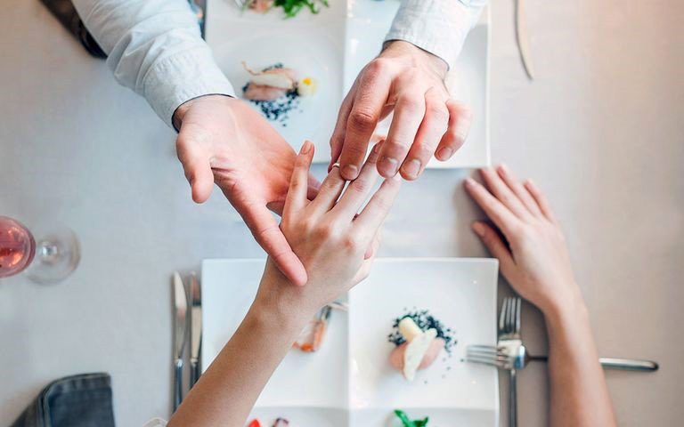 در ارائه پیشنهاد ازدواج خاص باشید + چند روش رمانتیک