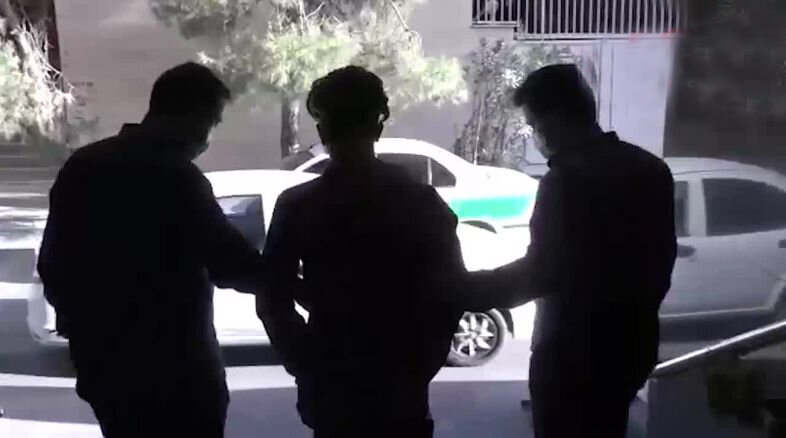 فوتبالیستی که زورگیر خشن شد فوتبالیستی که زورگیر خشن شد