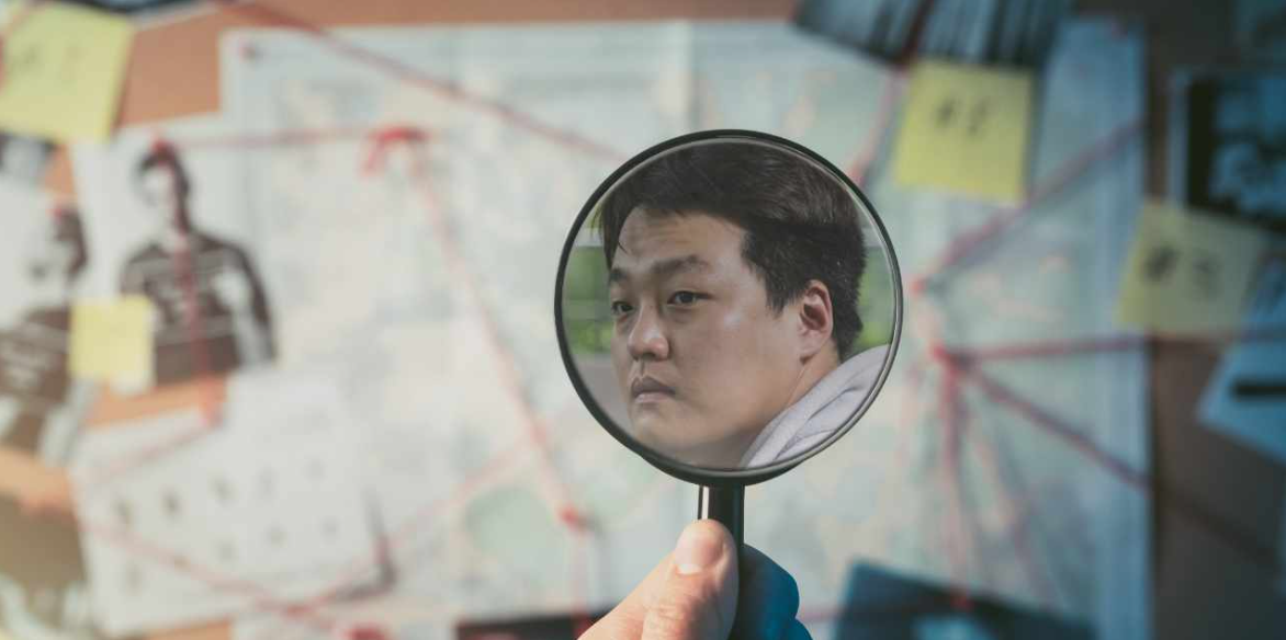 بنیان گذار لونا متواری شده است!