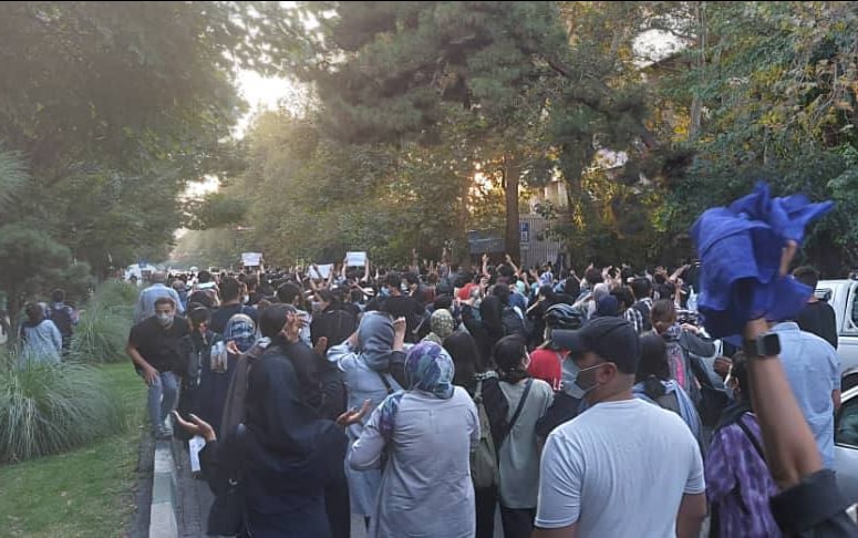 برگزاری تجمع در اعتراض به عملکرد گشت ارشاد برگزاری تجمع در اعتراض به عملکرد گشت ارشاد