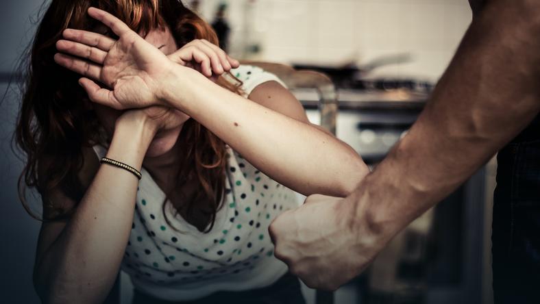 علت دعوا و کتک کاری زیاد زن و شوهر چیست؟ علت دعوا و کتک کاری زیاد زن و شوهر چیست؟