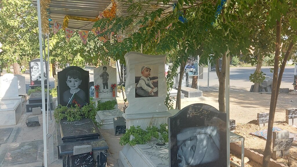 پای شخصیت های کارتونی به بهشت زهرا باز شد