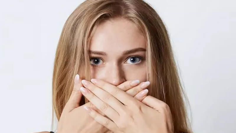 ۸ ترفند کاربردی برای رفع بوی بد دهان ۸ ترفند کاربردی برای رفع بوی بد دهان