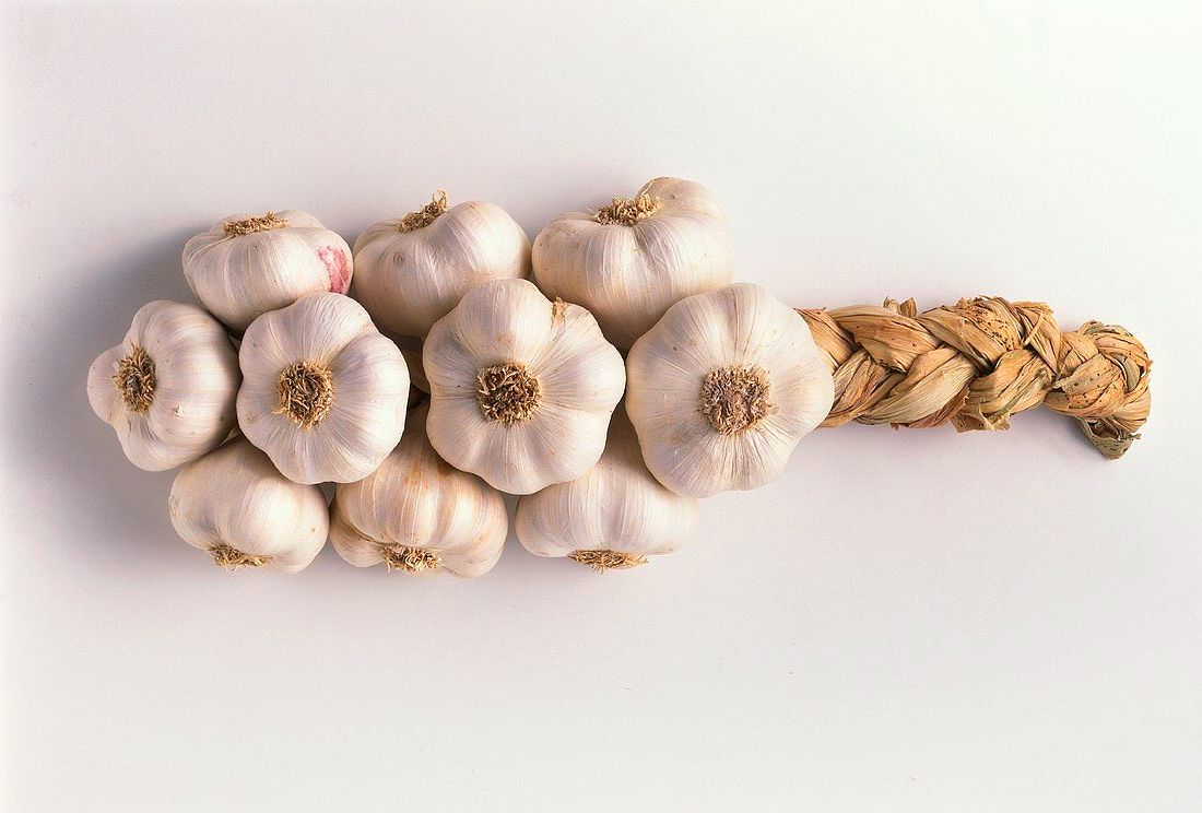۴ روش برای پوست کندن راحت تر سیر ۴ روش برای پوست کندن راحت تر سیر
