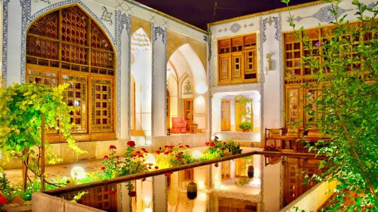 ۳ شب سفر هوایی به اصفهان چقدر هزینه دارد؟ ۳ شب سفر هوایی به اصفهان چقدر هزینه دارد؟