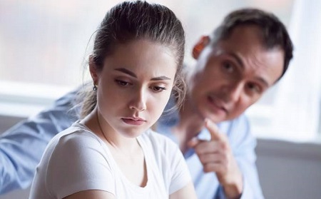 علائم افراد کنترل گر و راه های مقابله با این افراد