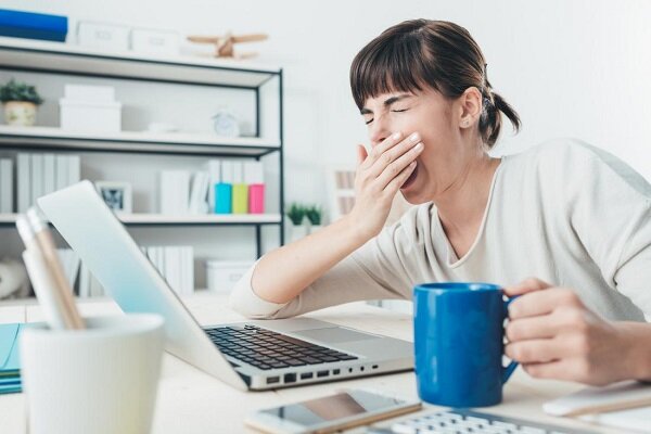چرا سرِکار خواب بیشتر به سراغمان می آید؟ چرا سرِکار خواب بیشتر به سراغمان می آید؟