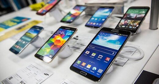 واردات موبایل های بالای ۶۰۰ دلار تعیین تکلیف شد واردات موبایل های بالای ۶۰۰ دلار تعیین تکلیف شد