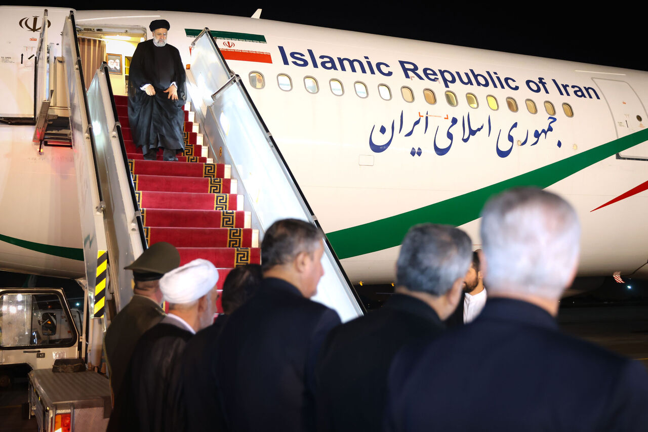 رییس جمهور وارد تهران شد رییس جمهور وارد تهران شد
