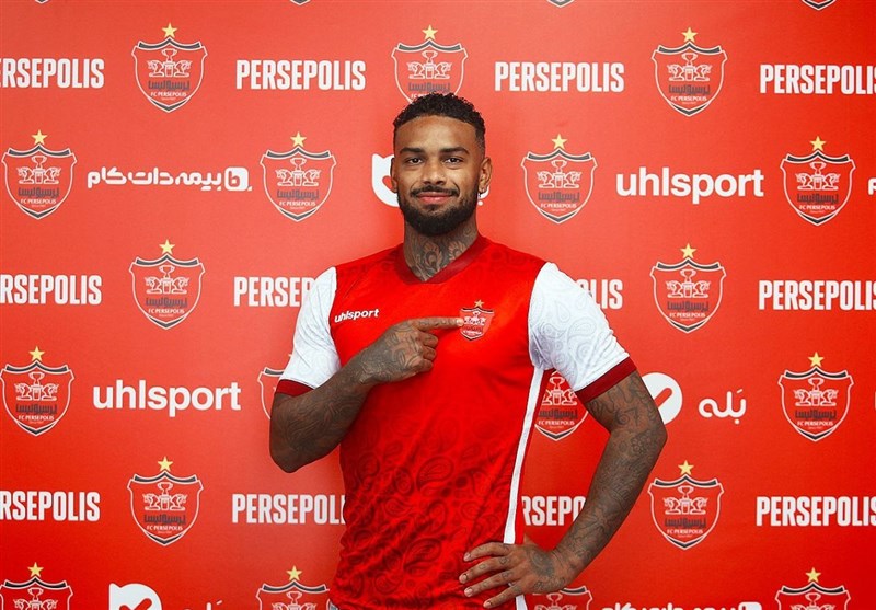 صدرنشینی پرسپولیس با پنالتی لوکادیا صدرنشینی پرسپولیس با پنالتی لوکادیا