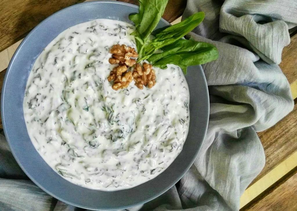 با خوردن این سبزی با ماست چربی های شکم را ذوب کنید با خوردن این سبزی با ماست چربی های شکم را ذوب کنید