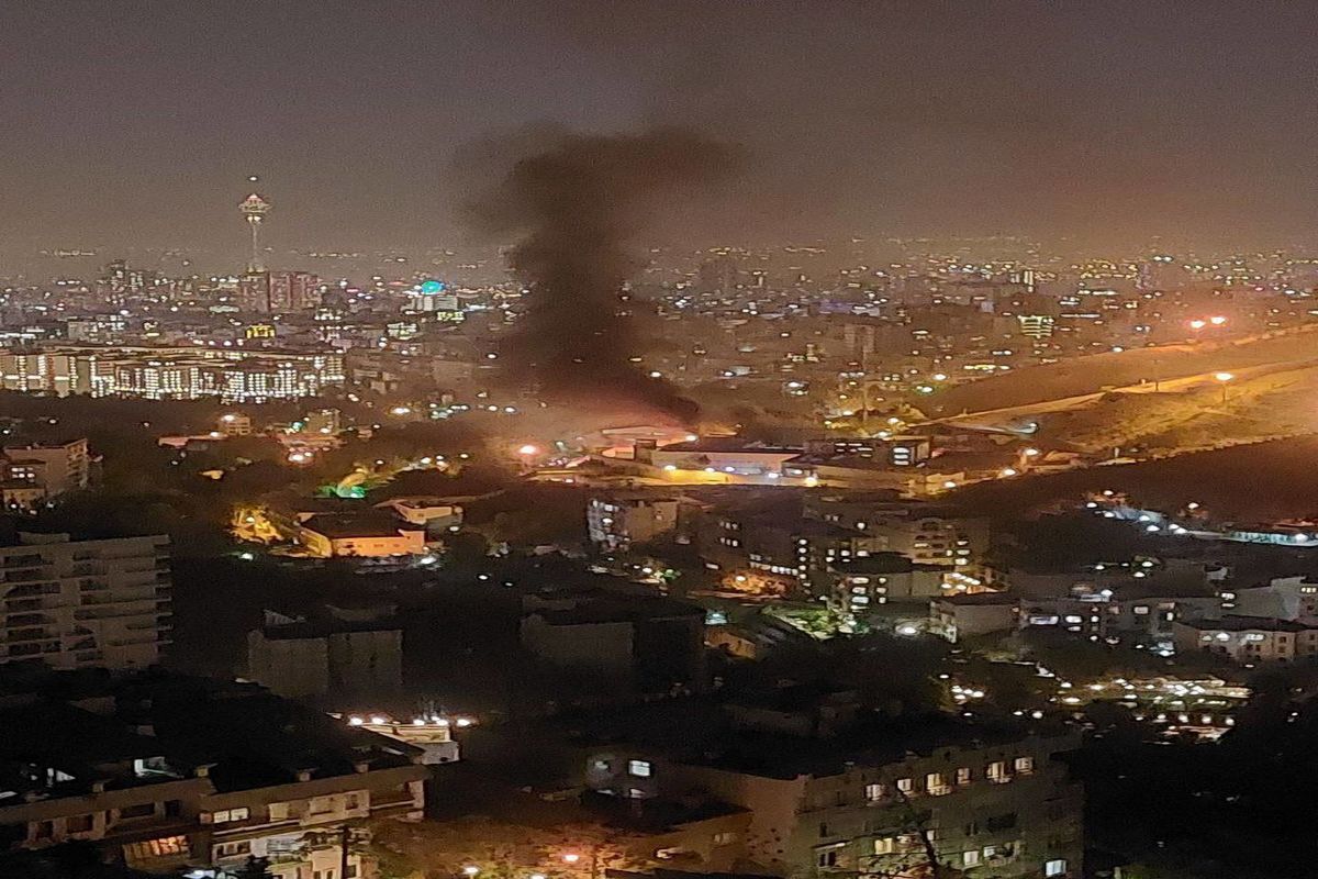 مصدومیت ۸ نفر در حادثه آتش سوزی زندان اوین