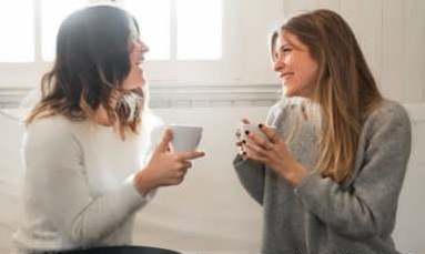 با خواهرشوهر میشه صمیمی شد؟ + چند ترفند طلایی برای ایجاد صمیمت