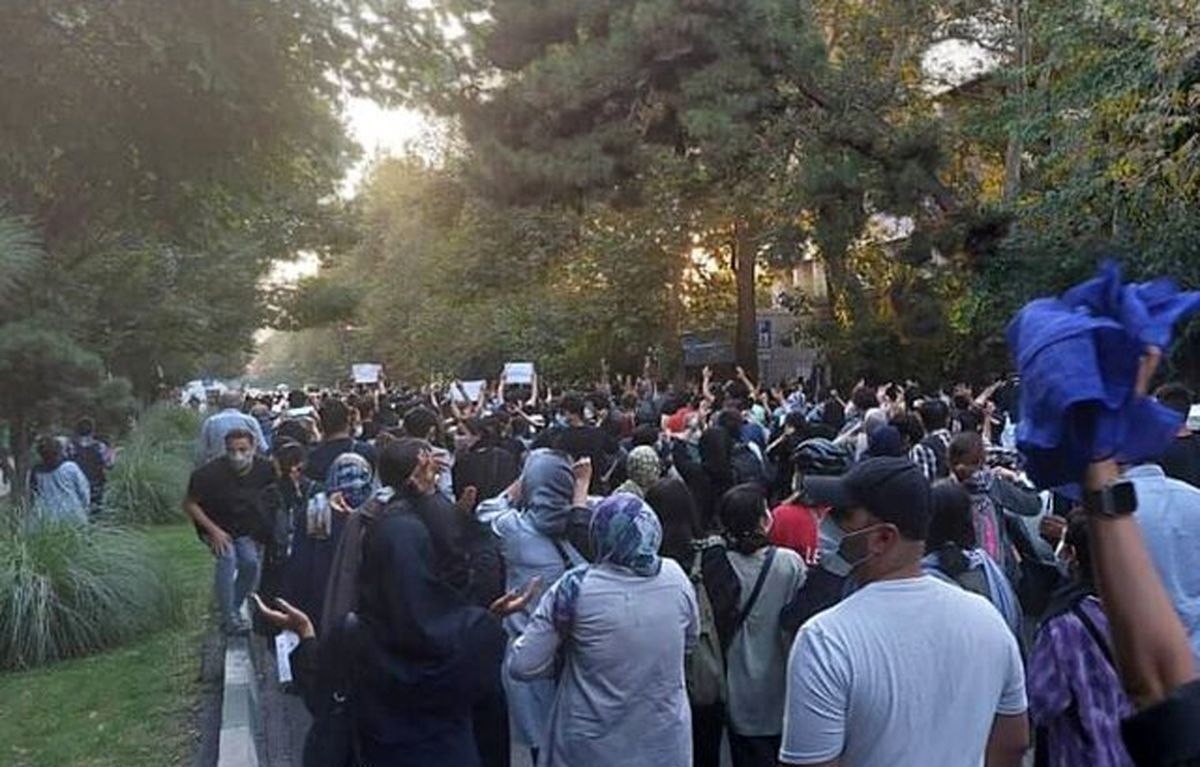 سرویس های جاسوسی با پرداخت هزینه های سنگین مستقیما اغتشاشگران را سازماندهی کردند سرویس های جاسوسی با پرداخت هزینه های سنگین مستقیما اغتشاشگران را سازماندهی کردند