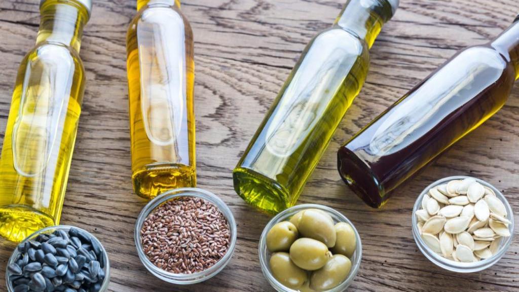 برای پخت و پز و سرخ کردن کدام روغن سالم تر است؟ برای پخت و پز و سرخ کردن کدام روغن سالم تر است؟