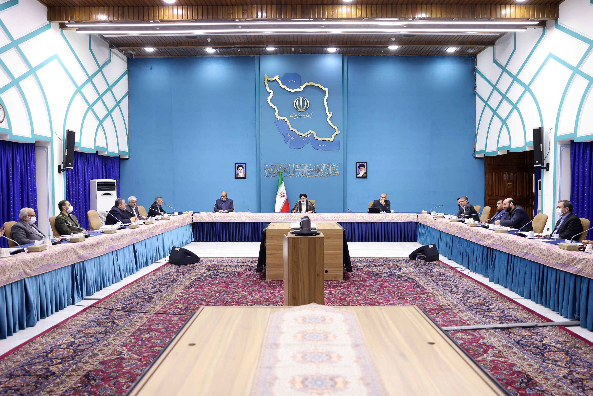 رییس جمهور: با گسترش پوشش بیمه ای اقلام دارویی، هزینه داروها در سبد خانوار کاهش یابد