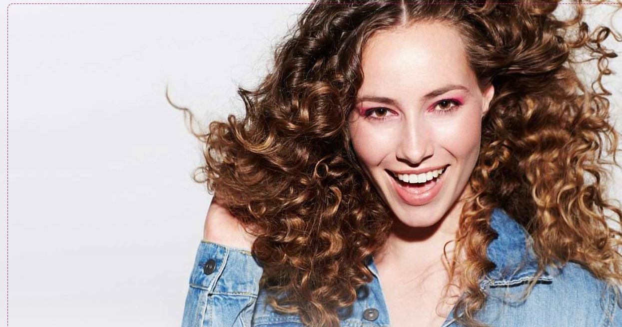 برای زیباتر شدن موی فر چیکار کنیم؟ برای زیباتر شدن موی فر چیکار کنیم؟