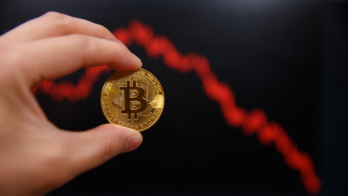 سقوط قیمت بیت کوین به کانال ۱۹ هزار دلاری سقوط قیمت بیت کوین به کانال ۱۹ هزار دلاری
