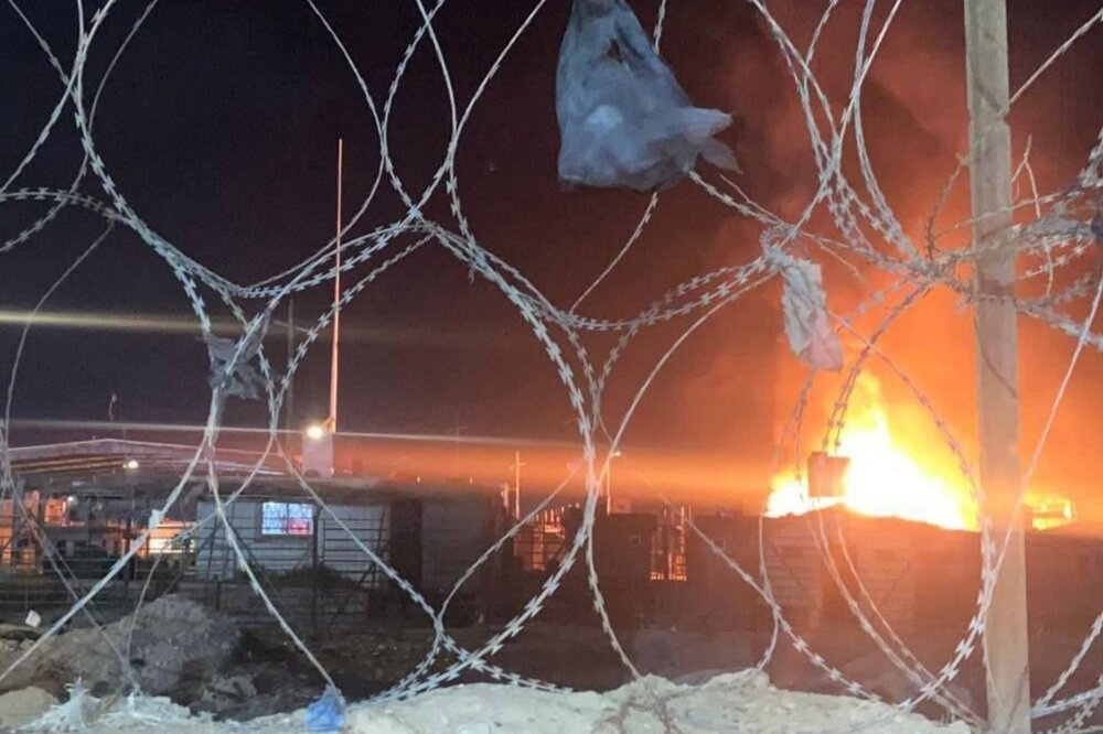 کامیون های حامل سوخت ایران، هدف حمله پهپادی قرار گرفتند کامیون های حامل سوخت ایران، هدف حمله پهپادی قرار گرفتند