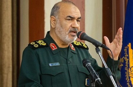 فرمانده کل سپاه: دشمنان ترسیده اند و مرتب به ما پیغام می دهند که نزنید فرمانده کل سپاه: دشمنان ترسیده اند و مرتب به ما پیغام می دهند که نزنید