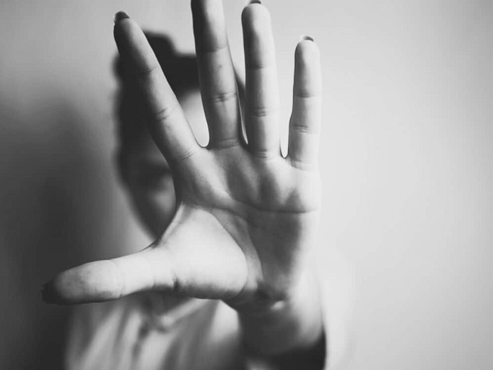 مکانیزم انکار چیست؟ / چه چیزی باعث می شود که دست به انکار کردن بزنیم؟