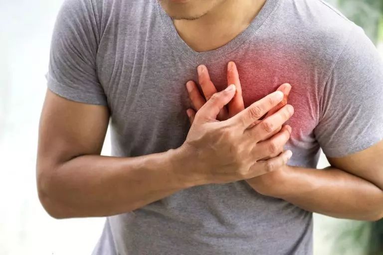 این علامت مشخصه اصلی سکته قلبی است این علامت مشخصه اصلی سکته قلبی است