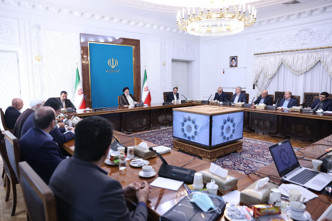 ثبات اقتصادی با بخشنامه اتفاق نخواهد افتاد / یاس آفرینان به دنبال برهم زدن نظام اقتصادی و تشویش اذهان عمومی هستند ثبات اقتصادی با بخشنامه اتفاق نخواهد افتاد / یاس آفرینان به دنبال برهم زدن نظام اقتصادی و تشویش اذهان عمومی هستند