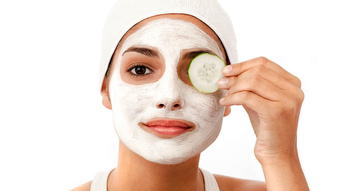 بهترین ماسک های روشن کننده صورت را در خانه تهیه کنید بهترین ماسک های روشن کننده صورت را در خانه تهیه کنید